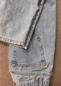 Light Wash High Rise Denim Jeans ( mom fit)