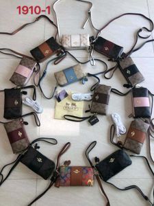Coach Wristlet - slings