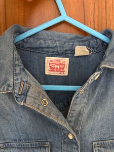 Levi's Women's Western Style Button-Down Longline