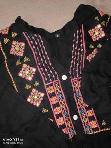 🖤 Elegant Black Embroidered Ethnic Kurti 🖤🖤