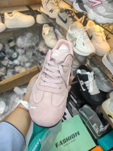 Puma Pink Suede Sneakers🎀
