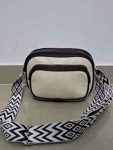 Chic Dual-Tone Crossbody Bag
