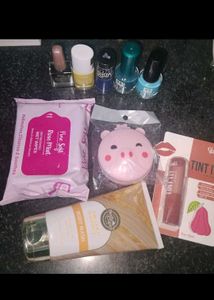 Beauty Bundle: Body wash Nail Polish wipes