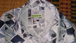 Men's Abstract Print Button-Down Shirt
