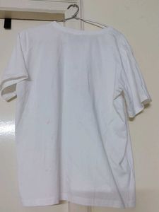 Casual chic White top with Sequins design