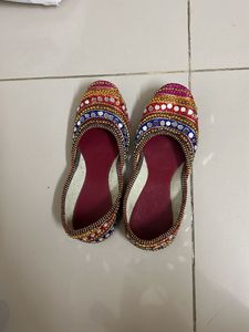 Size 5 Girls Foot Wear