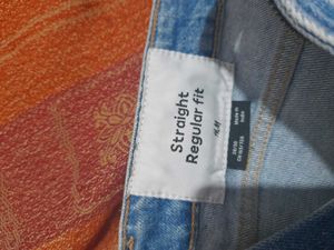 H&amp;M light Wash Denim Jeans