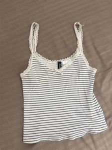 h&m lacy top