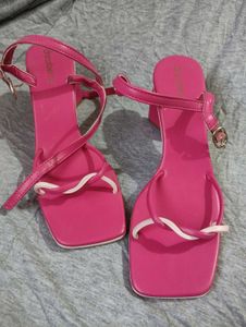 Dressberry Heels