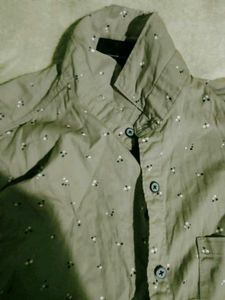 Men's Casual Button-Down Shirt