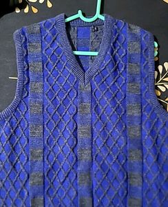 Elegant Sleeveless Sweater For Men