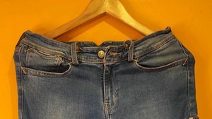 Stylish Damaged Jeans
