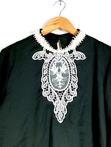 Black &amp; White Top (Women)