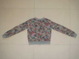 🤍 Y2K “Comic It-Girl” — Vintage Cardigan