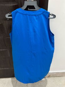 Stylish Blue Sleeveless V-Neck Top