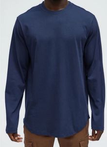 Uniqlo Men's Navy Blue T-Shirt