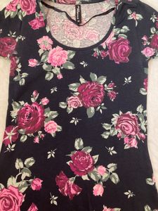 Floral Strachable Top