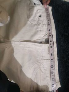 Cream Coloured Capri