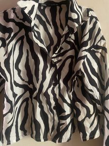ZARA zebra Print Crop Shirt