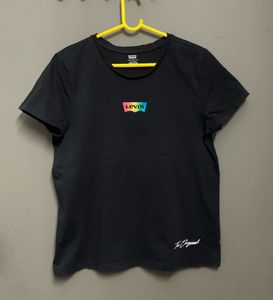 Levi's Black Pure Cotton T-Shirt