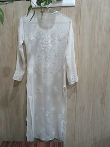 Elegant White Chikankari Kurta
