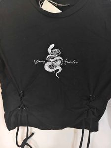 🇹🇷 Bershka Black Snake Print Crop Top