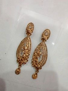 Golden polish long earring with Beatbox Pack of 1 pair