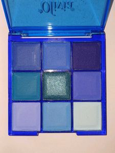 BEAUTY BLUES eyeshadow pallete