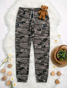 Men's Casual Shirt with Jeans and Cargo Pants