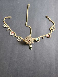 Elegant Kundan Maang Tikka bor rakhdi