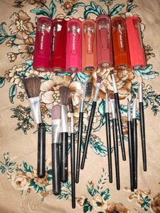 Lip Gloss &amp; Matte Liquid Lipstick Bundle