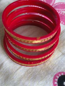 Set of 4 Red &amp; Gold Bangles
