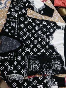 Stylish Black & White Monogram Print Top