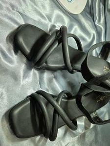 Stylish Black Strappy Sandals
