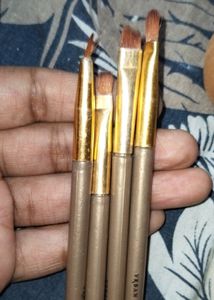 Brushes &amp; puff Combo❤️