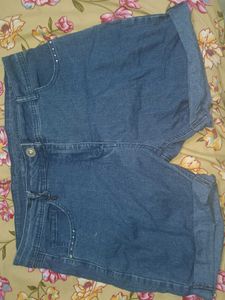 DENIM SHORTS