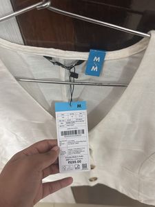 Cream V-Neck Sleeveless Vest Top