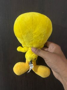 official Warner Bros. Looney Tunes yellow canary