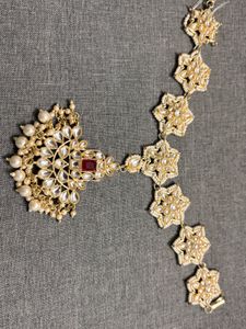 Elegant Kundan Maang Tikka