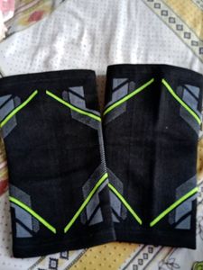 Compression knee support