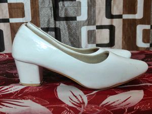 Classic White Pointed Toe Heels
