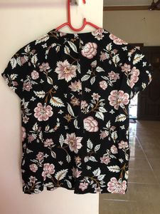 Navy Floral Short Sleeve V-Neck Top