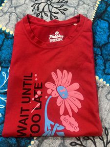 RED TSHIRT NEW WITHOUT TAG 100%COTTON FREE GIFT