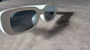 Trendy rectangular sunglasses
