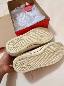 Women Nike legacy court Lift Sneakers