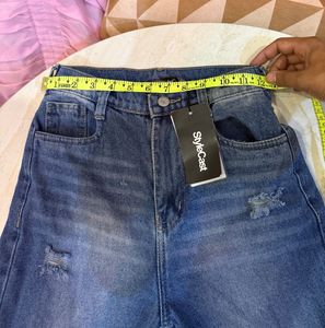 Distressed Wide Leg Jeans