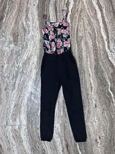 Jumpsuite without belt and shrug