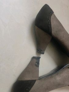 Dual Toned Suede Pumps Heels