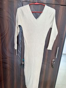 Ribbed V-Neck Midi Dress