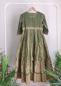 Aurelia Green Zari Kurti ( Women)
